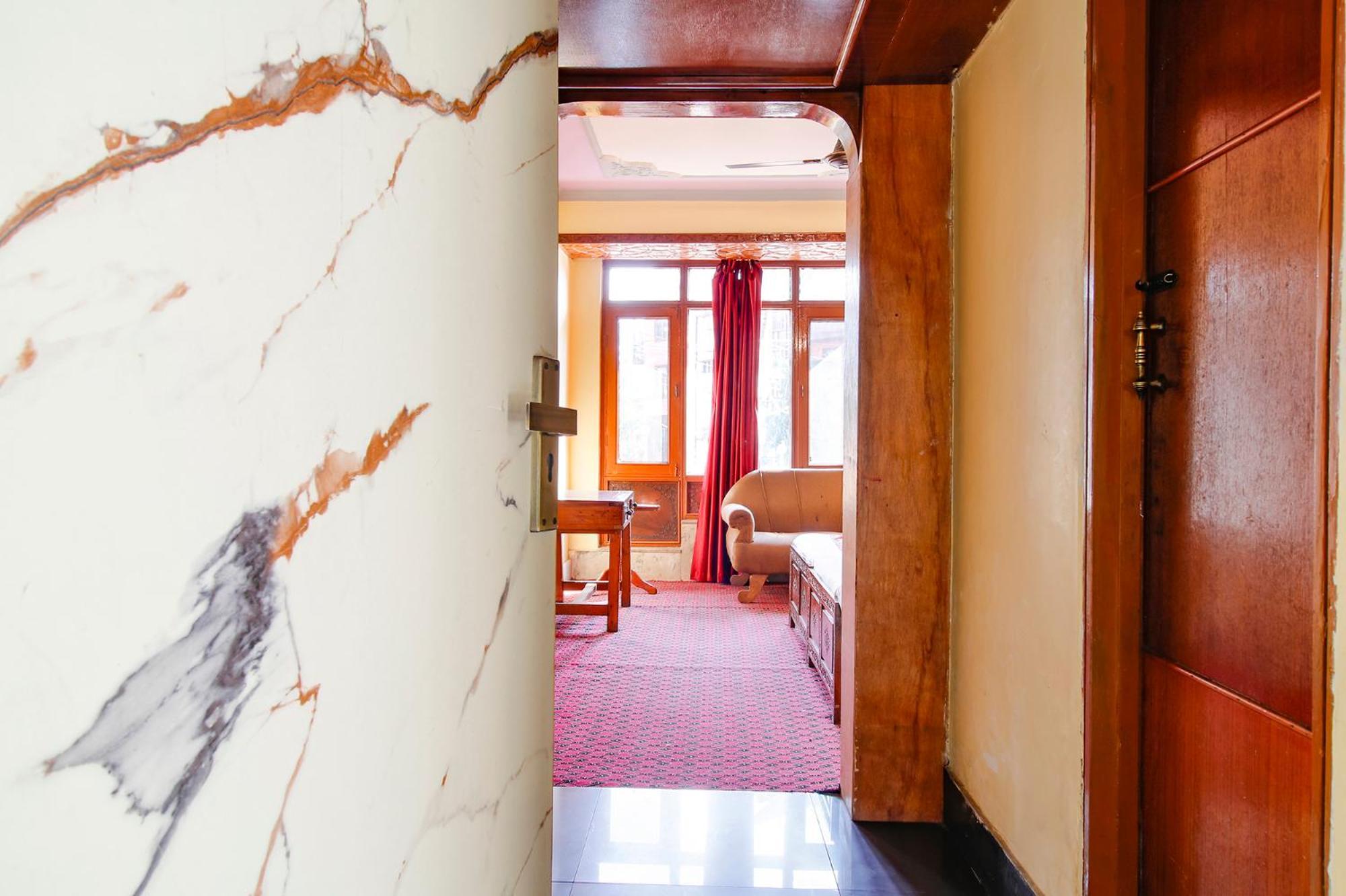 Fabhotel Kashmir Hilltown Durgjan Exteriör bild