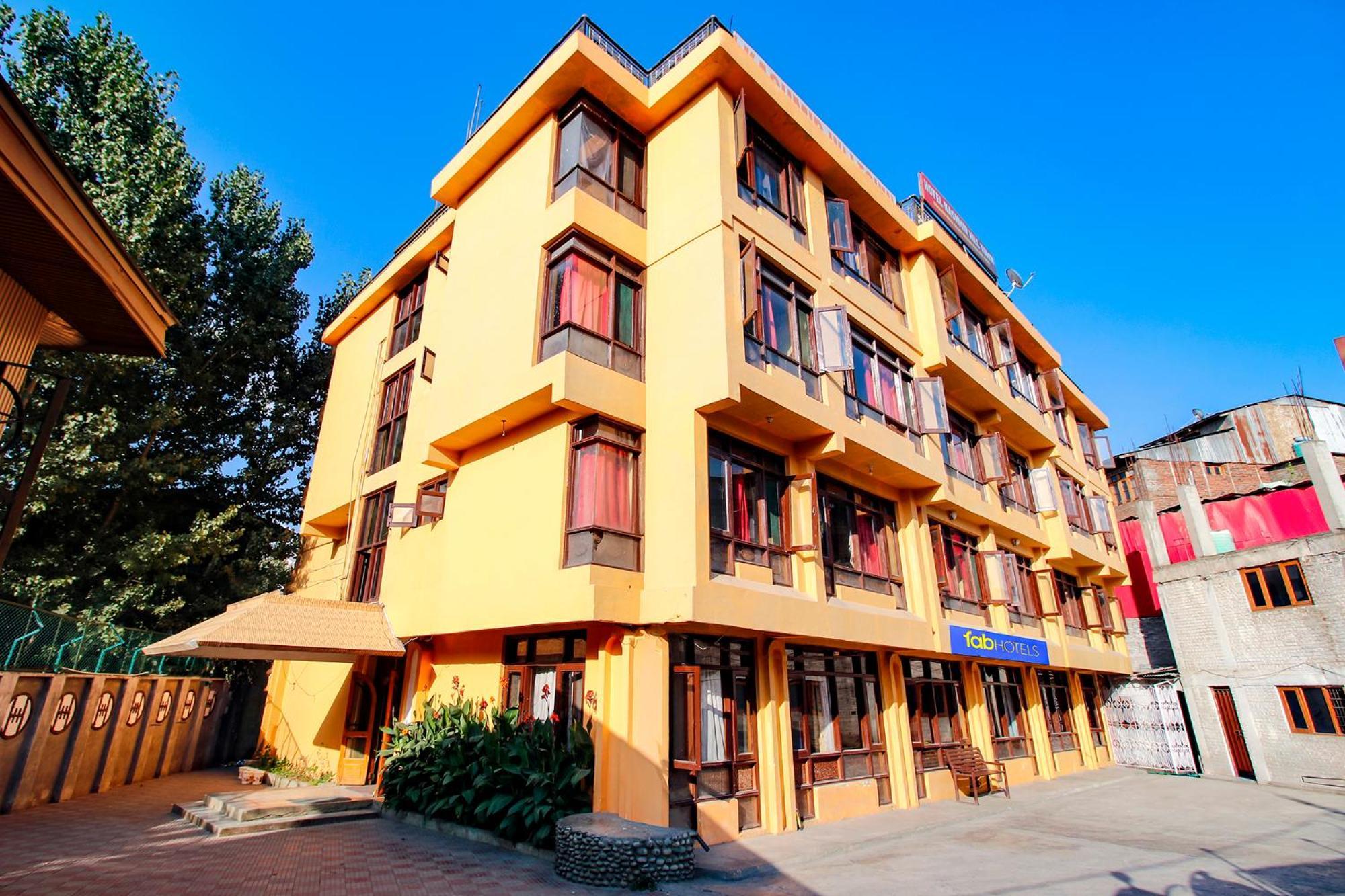 Fabhotel Kashmir Hilltown Durgjan Exteriör bild